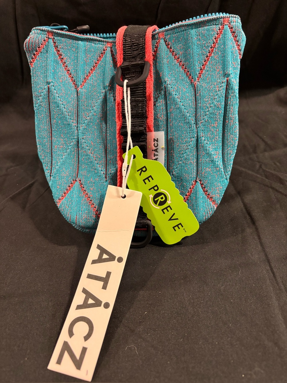 ATACZ NWT STASH ESSENTIALS POUCH BAG REPREVE RECYCLED MATERIALS VERY TRENDY - Picture 1 of 3